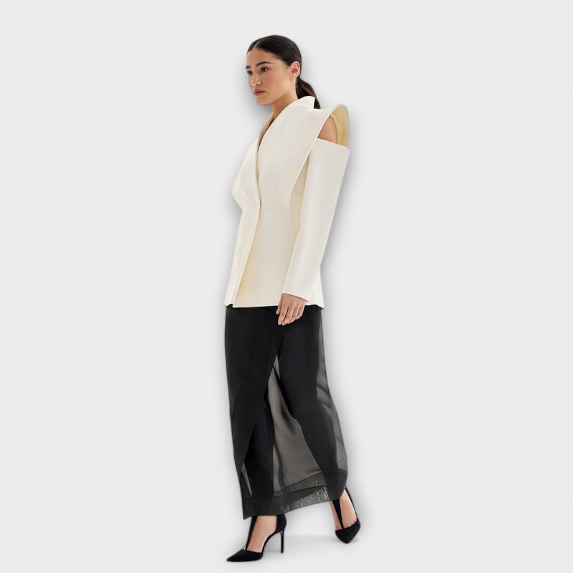 Valeria - Skulpturaler Schulterblazer