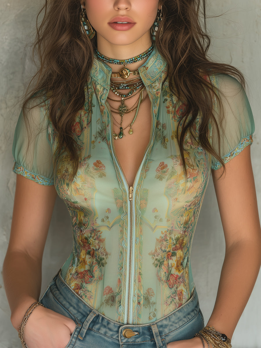 Blusa de gasa de manga corta, corte ajustado y estampado retro.