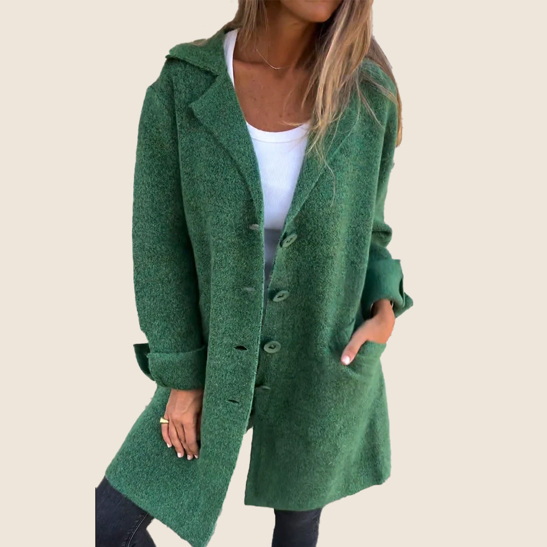 Sofia – Weiche Jacke mit Knöpfen