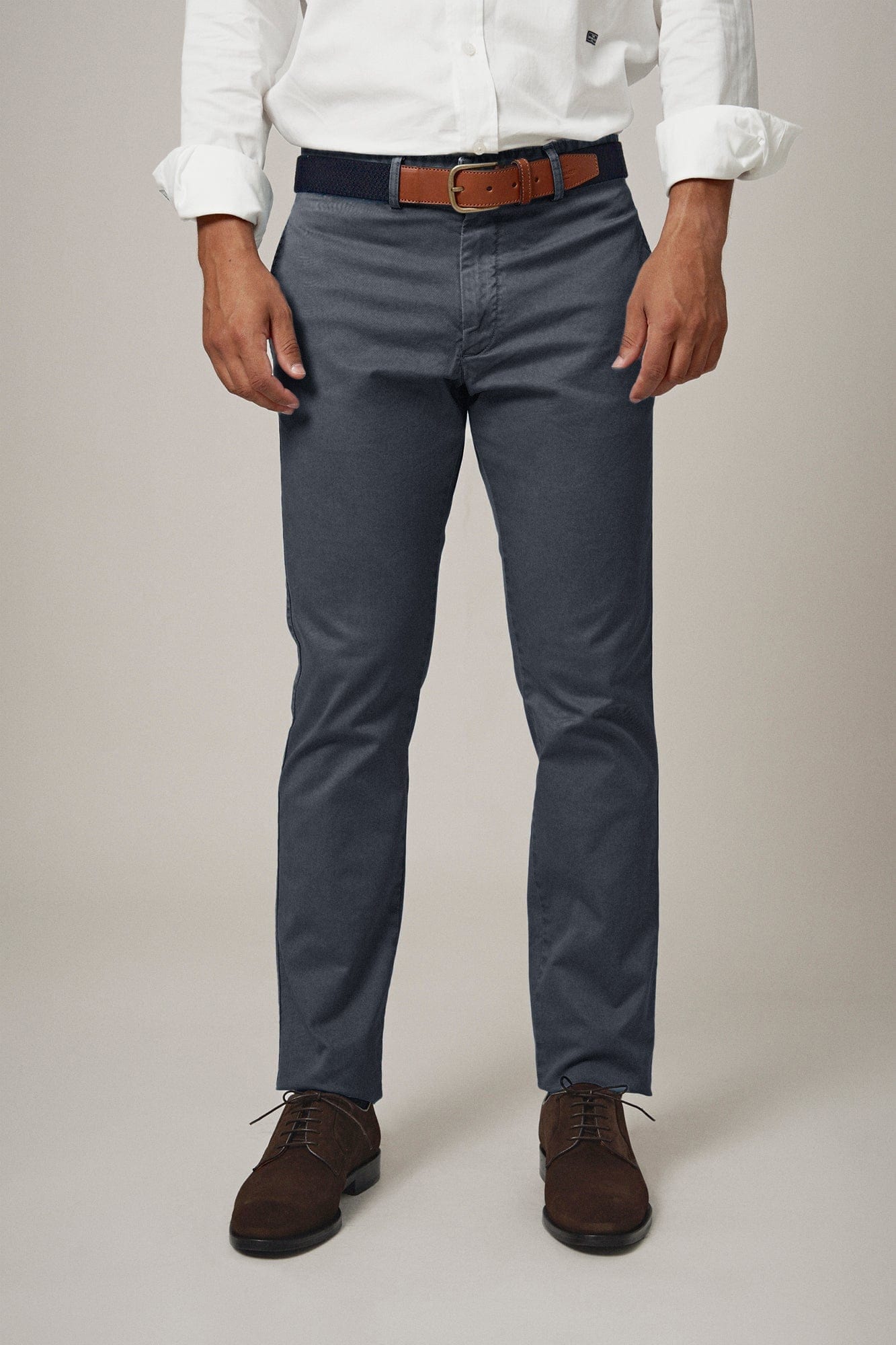 THE CHINO GRIS BUITRAGO