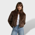 Chaqueta pelo sintético.