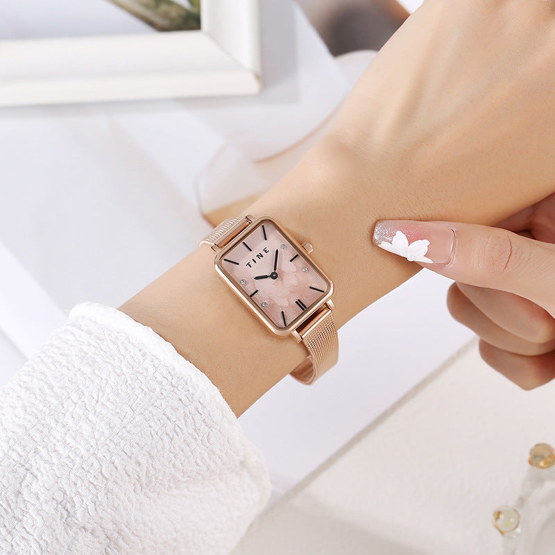Reloj de cuarzo de estilo cuadrado de alta calidad con correa de acero para estudiantes y temperamento simple.